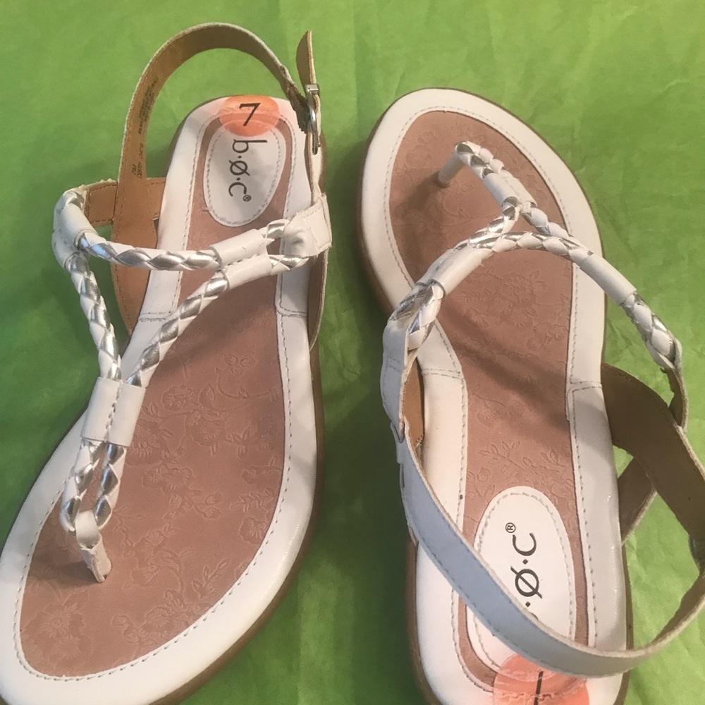 Born b.o.c. White Sandals with Silver Detail.